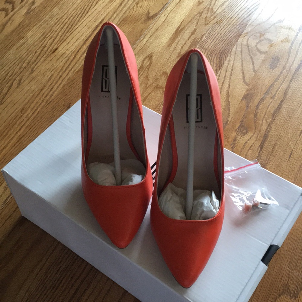 Signature 4” heels with sturdy pointy toe.